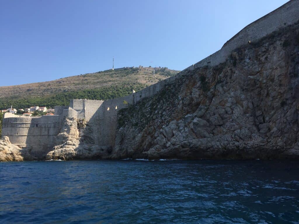 Walls of Dubrovnik set fra havet