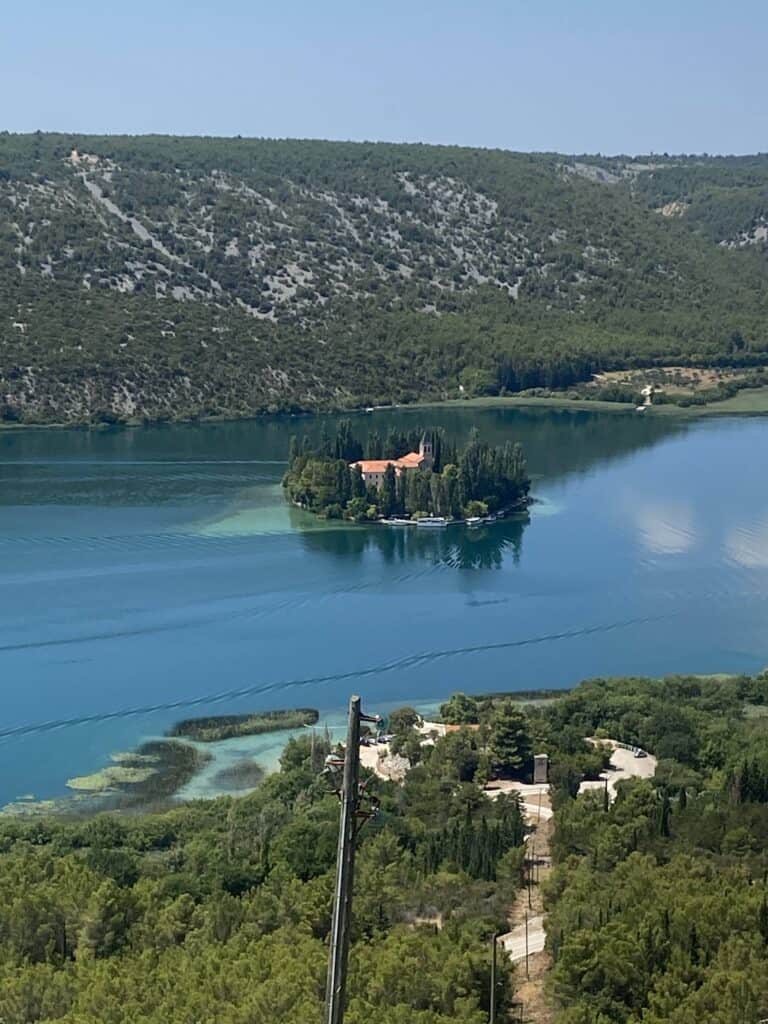 Panorama kig over Visovac øen